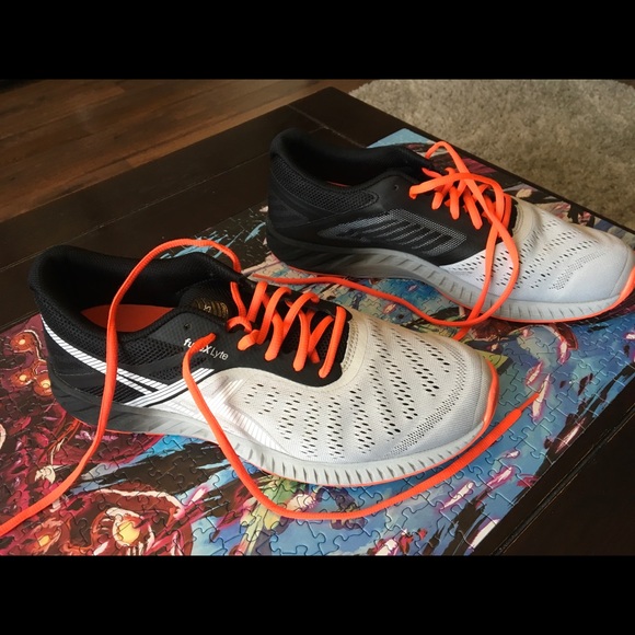 ASICS FuzeXLyte - Picture 4 of 6